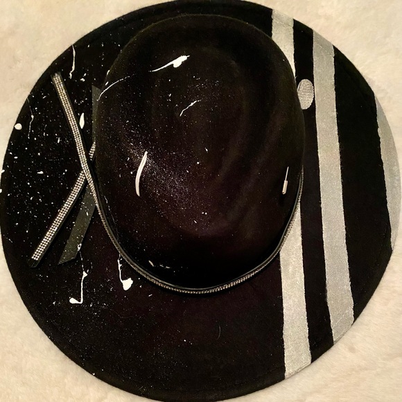 Custom hat - Picture 2 of 3